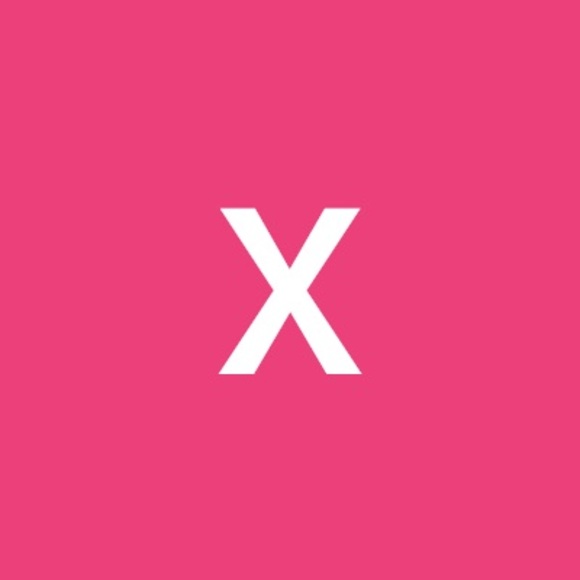 Poshmark profile picture for @gloosama
